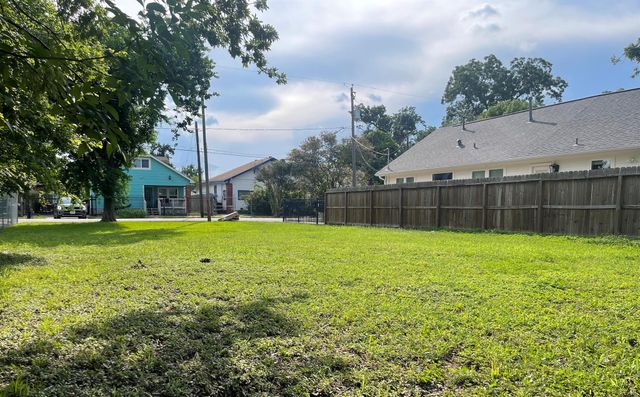 2114 Chestnut Street, Houston, TX 77009