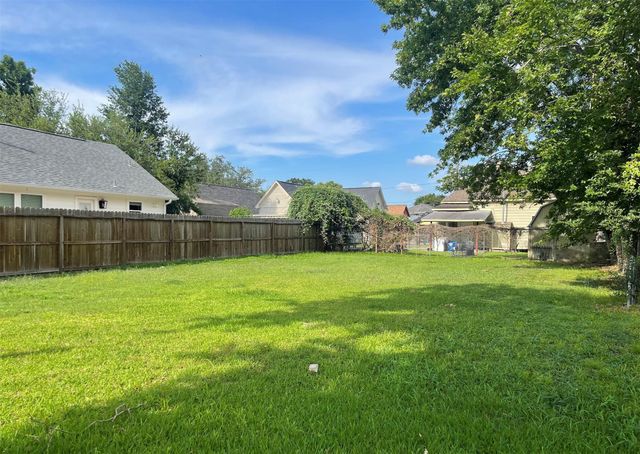 2114 Chestnut Street, Houston, TX 77009