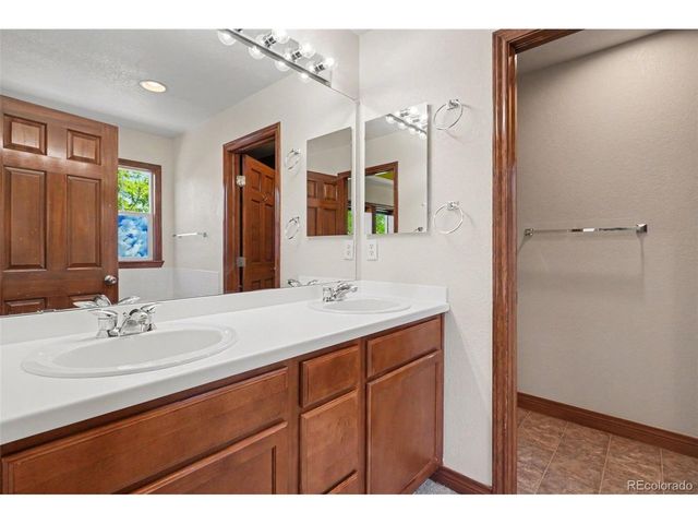2304 N Yosemite St, Denver, CO 80238