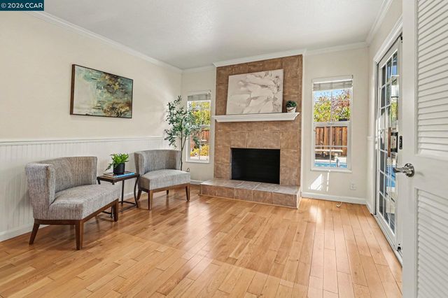 340 Greenway Dr, Martinez, CA 94553