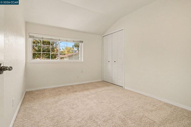 340 Greenway Dr, Martinez, CA 94553