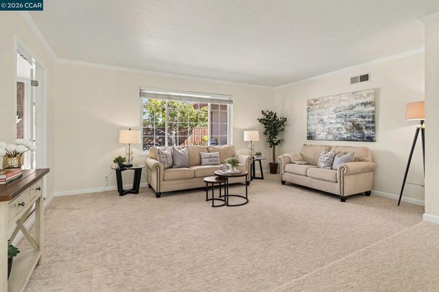 340 Greenway Dr, Martinez, CA 94553