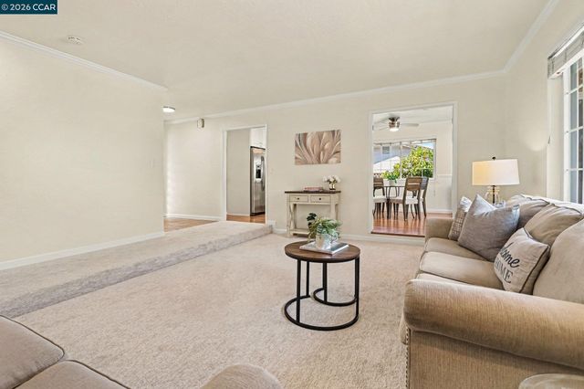 340 Greenway Dr, Martinez, CA 94553