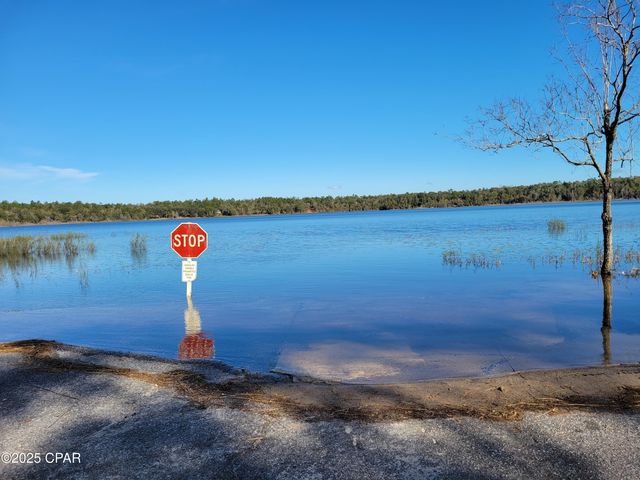 3239 Fox Court, Chipley, FL 32428