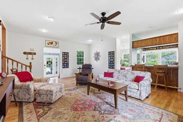 293 E Piney Rd, Dickson, TN 37055