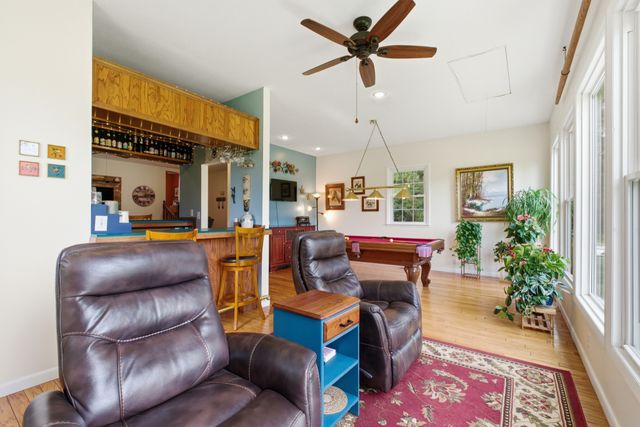 293 E Piney Rd, Dickson, TN 37055