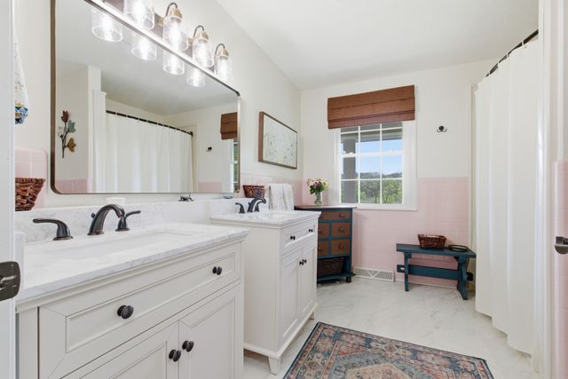 293 E Piney Rd, Dickson, TN 37055