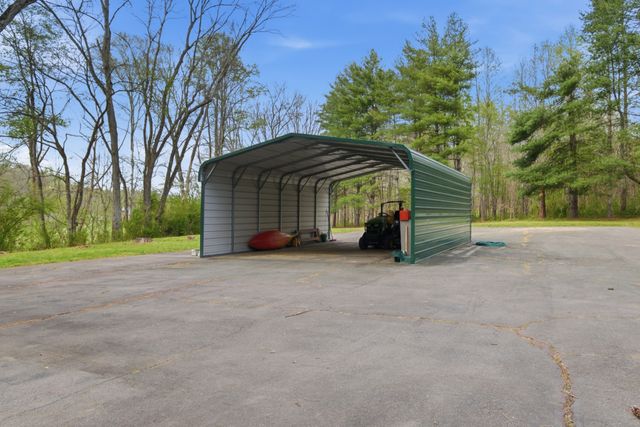 293 E Piney Rd, Dickson, TN 37055