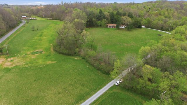 293 E Piney Rd, Dickson, TN 37055