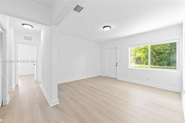 8995 SW 158th St, Palmetto Bay, FL 33157