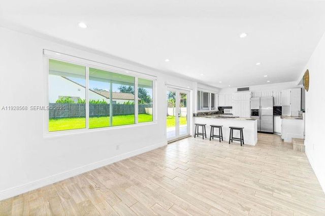 8995 SW 158th St, Palmetto Bay, FL 33157