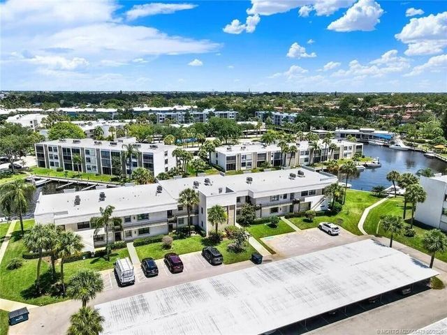 1950 SW Palm City Road 2-102, Stuart, FL 34994