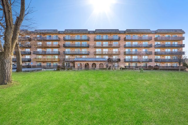 8025 WOODGLEN Lane 207, Downers Grove, IL 60516