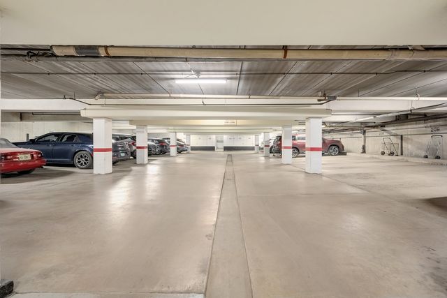 8025 WOODGLEN Lane 207, Downers Grove, IL 60516