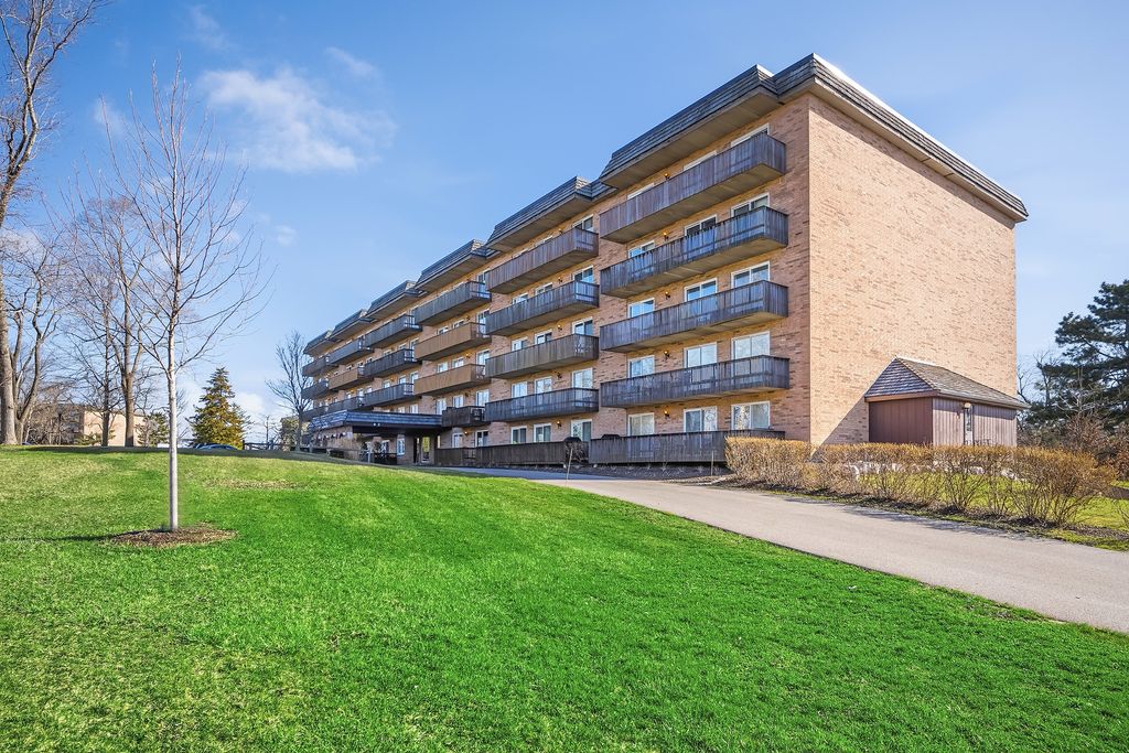 8025 WOODGLEN Lane 207, Downers Grove, IL 60516