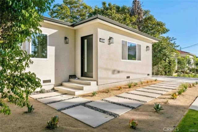 6842 Cedros Avenue, Van Nuys, CA 91405