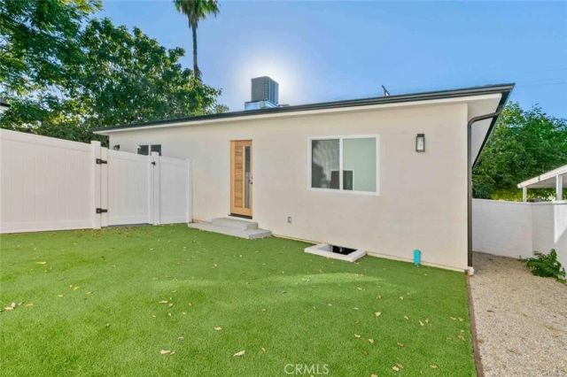 6842 Cedros Avenue, Van Nuys, CA 91405