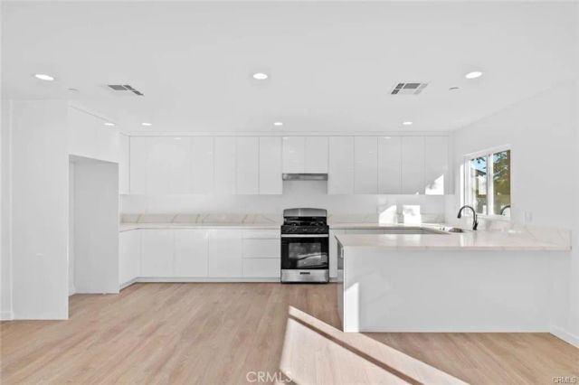 6842 Cedros Avenue, Van Nuys, CA 91405