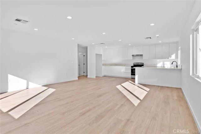 6842 Cedros Avenue, Van Nuys, CA 91405