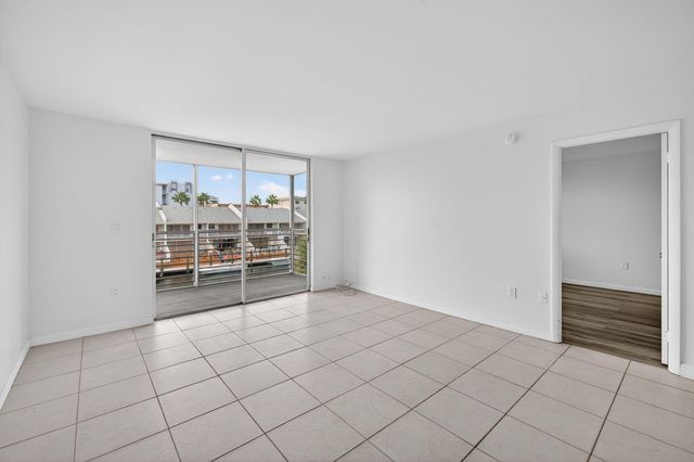 3550 NE 169th Street 309, North Miami Beach, FL 33160