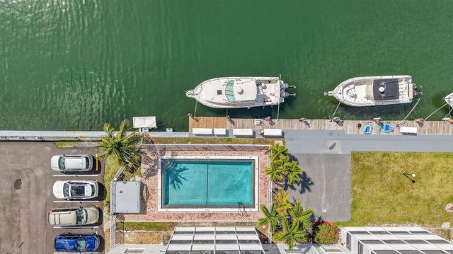 3550 NE 169th Street 309, North Miami Beach, FL 33160