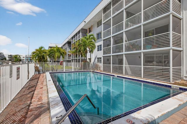 3550 NE 169th Street 309, North Miami Beach, FL 33160