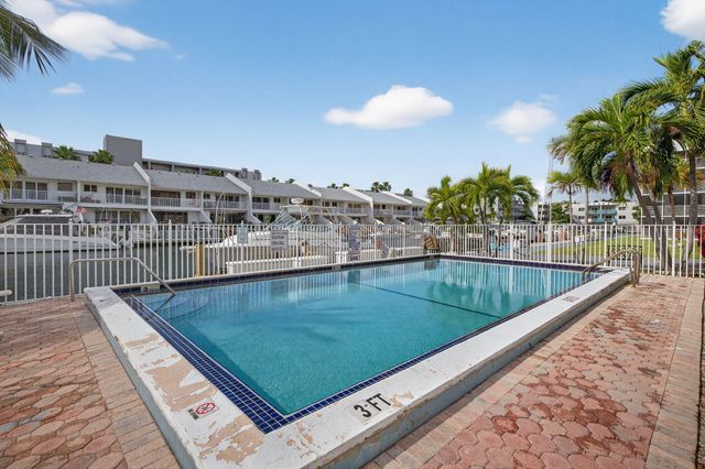 3550 NE 169th Street 309, North Miami Beach, FL 33160