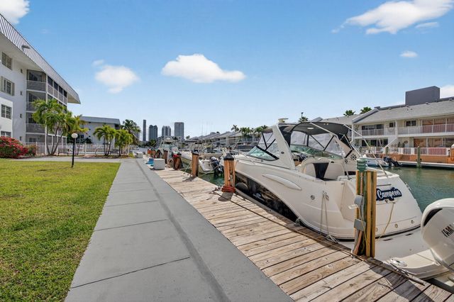 3550 NE 169th Street 309, North Miami Beach, FL 33160