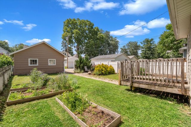 1179 26th Street A, Moline, IL 61265