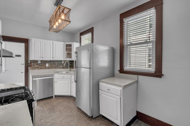 1179 26th Street A, Moline, IL 61265