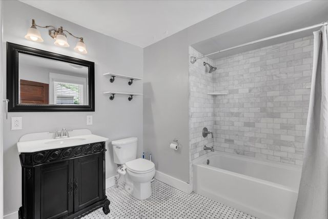 1179 26th Street A, Moline, IL 61265