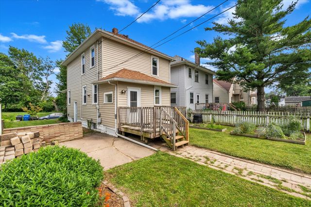 1179 26th Street A, Moline, IL 61265