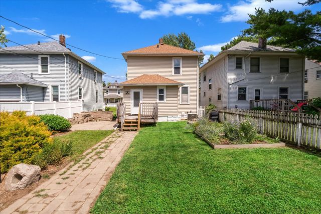 1179 26th Street A, Moline, IL 61265