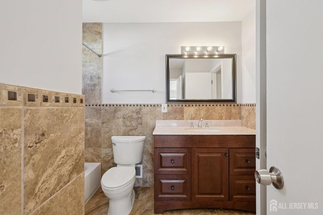 30 Rachel Terrace, Piscataway, NJ 08854