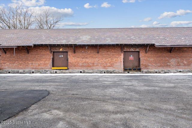80 W Circular Street, Saratoga Springs, NY 12866