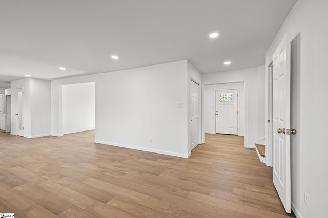 600 Sharondale Court, Spartanburg, SC 29303