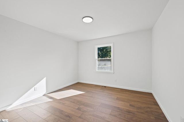 600 Sharondale Court, Spartanburg, SC 29303