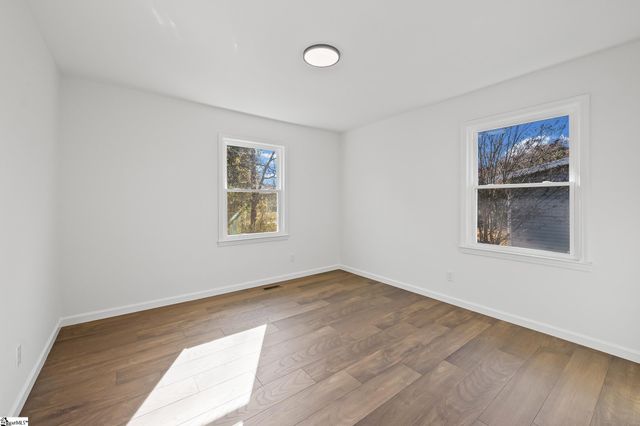 600 Sharondale Court, Spartanburg, SC 29303