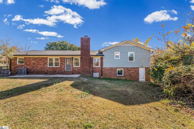 600 Sharondale Court, Spartanburg, SC 29303