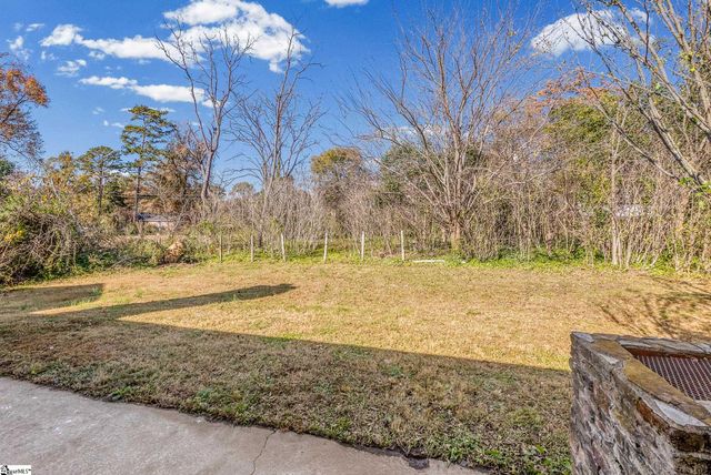 600 Sharondale Court, Spartanburg, SC 29303