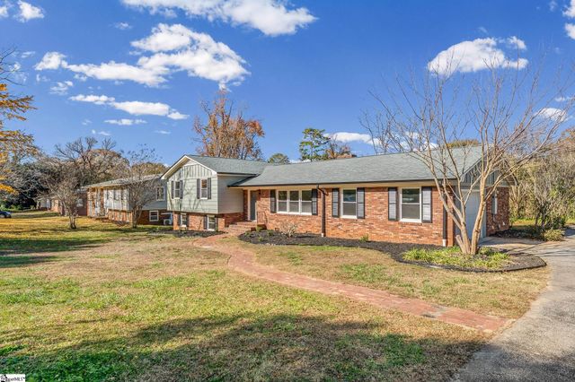 600 Sharondale Court, Spartanburg, SC 29303