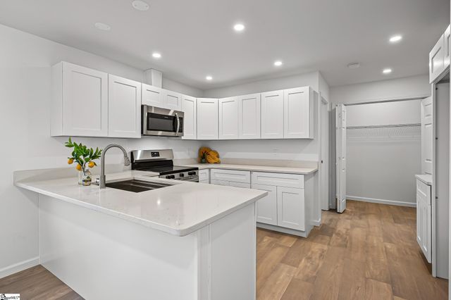 600 Sharondale Court, Spartanburg, SC 29303