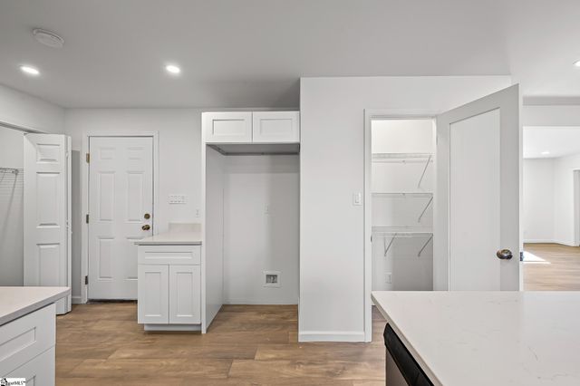 600 Sharondale Court, Spartanburg, SC 29303