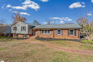 600 Sharondale Court, Spartanburg, SC 29303