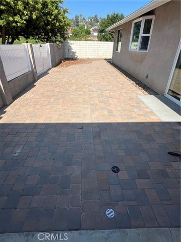 1011 Hyde Park Drive, Santa Ana, CA 92705