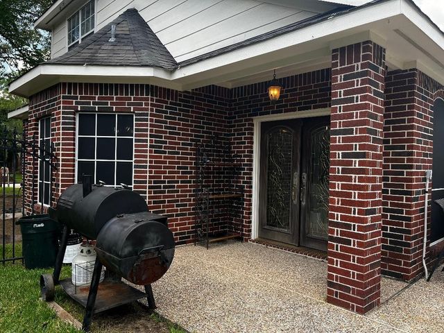 4508 Park Shadow Drive, Baytown, TX 77521