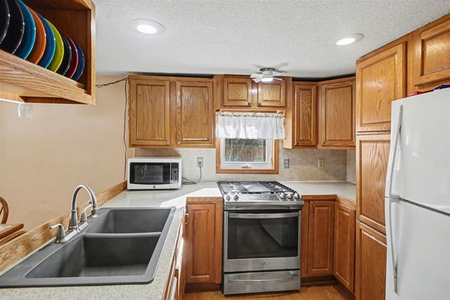 761 S Coolidge Drive, Six Lakes, MI 48886