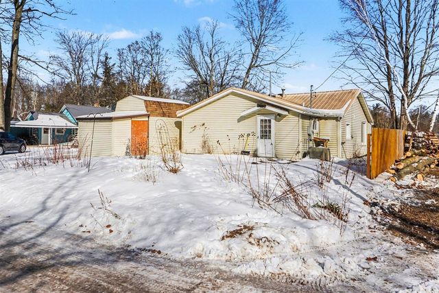 761 S Coolidge Drive, Six Lakes, MI 48886