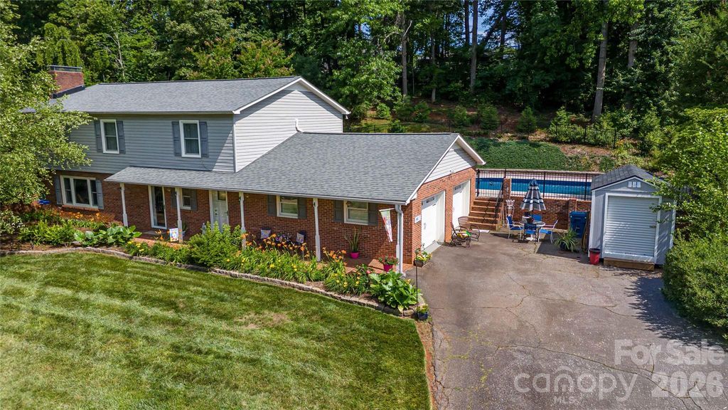 2959 Ramblewoods Drive, Valdese, NC 28690