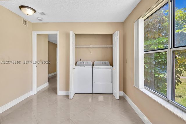 3370 Pinewalk Dr N 1222, Margate, FL 33063